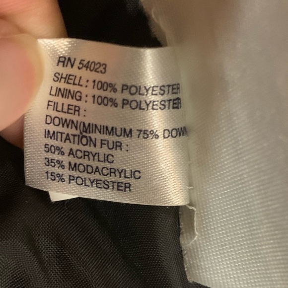 GAP Puffer Vest - Picture 11 of 11